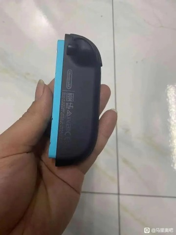 Nintendo Switch 2, trapelate in rete nuove foto del controller Joy-Con Immagine in rete della nuova console Nintendo Switch 2